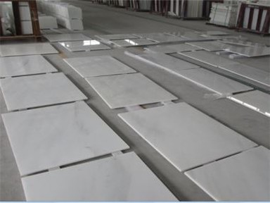 حجر الرخام الأبيض النقي