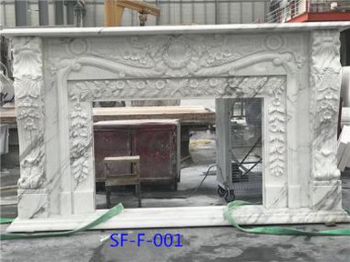 مدفأة من الرخام الأبيض