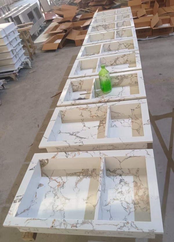 White and Gold Aritificial Marble Bathroom Niche